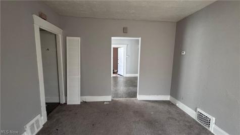 877 Rudyard Road Cleveland OH 44110
