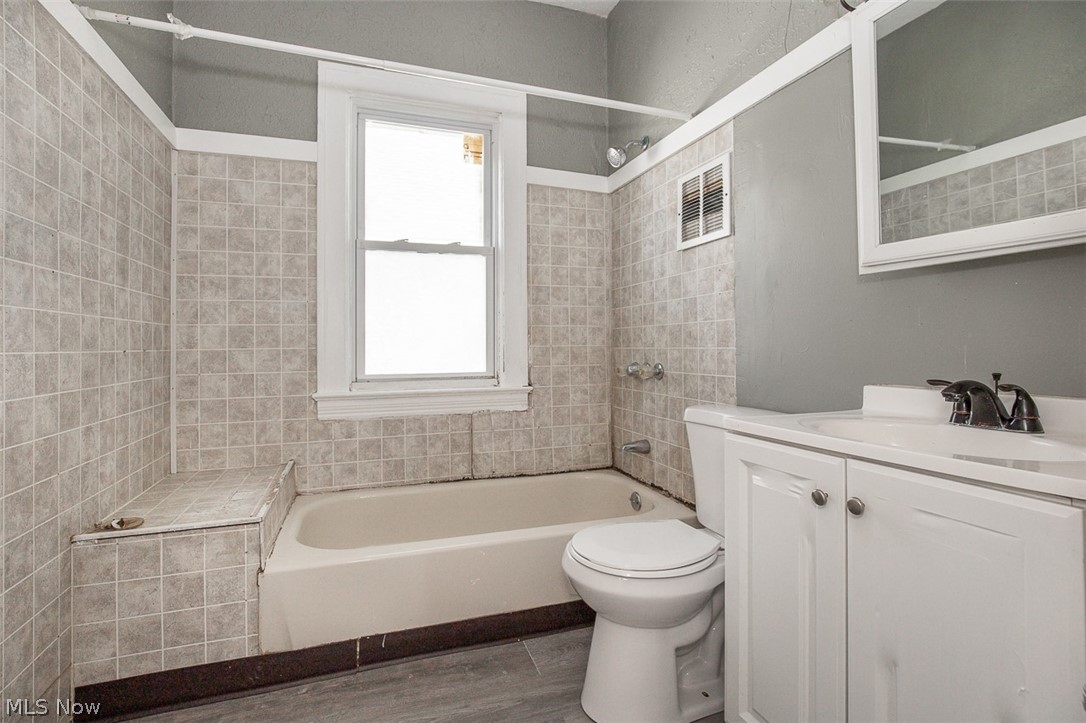 3247 E 117th Street Cleveland OH 44120