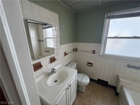1363 Cranford Avenue Lakewood OH 44107