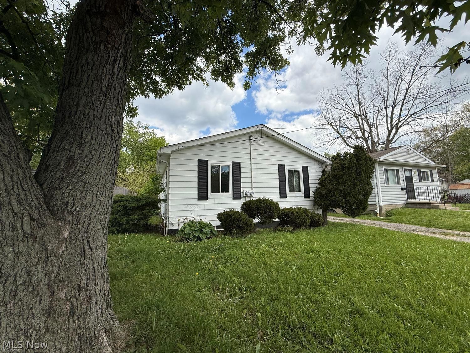 645-647 Van Everett Avenue Akron OH 44306