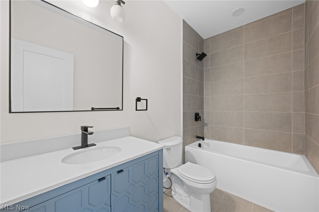1295 Holmden Avenue Cleveland OH 44109