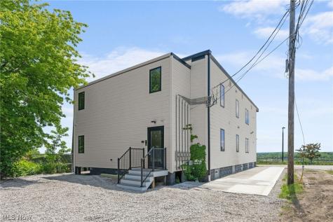 1295 Holmden Avenue Cleveland OH 44109