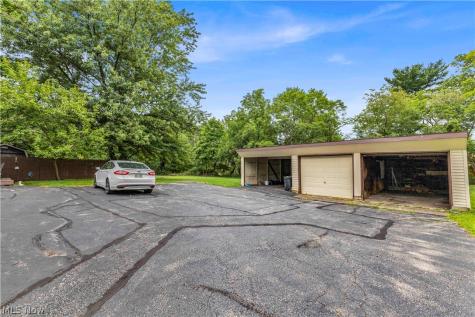 14185 Niagara Drive Strongsville OH 44136