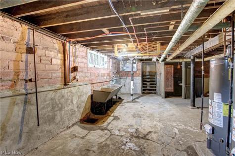 719 E 157th Street Cleveland OH 44110