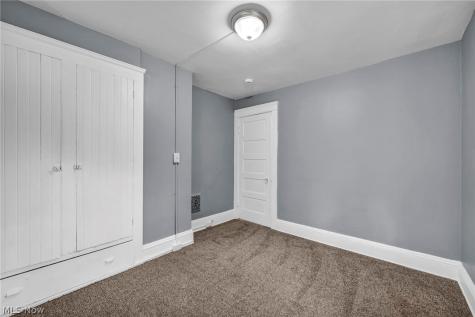 1641 E 70th Street Cleveland OH 44103