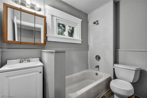 1641 E 70th Street Cleveland OH 44103