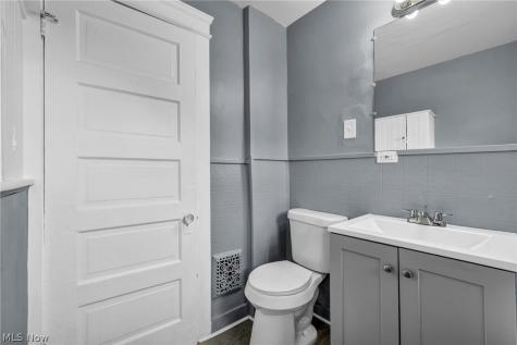 1641 E 70th Street Cleveland OH 44103