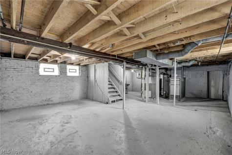 1641 E 70th Street Cleveland OH 44103