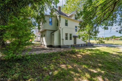 1641 E 70th Street Cleveland OH 44103