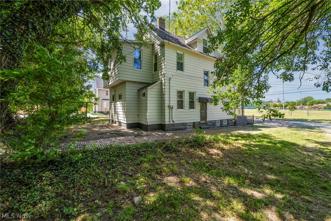 1641 E 70th Street Cleveland OH 44103