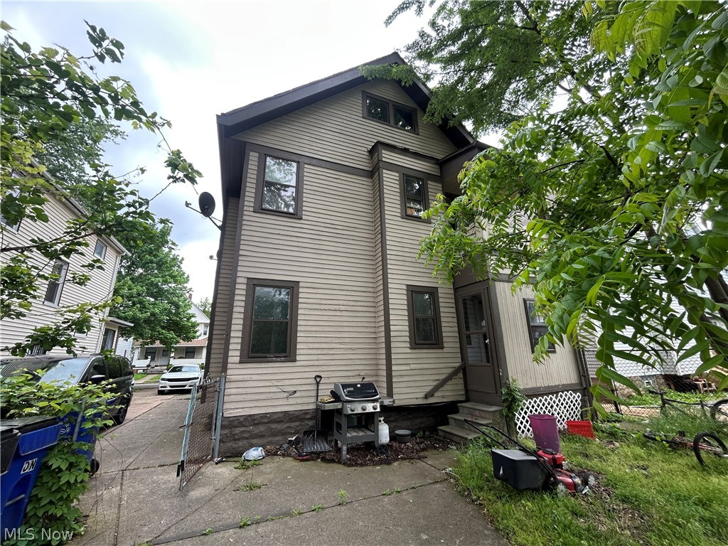 3885 W 20th Street Cleveland OH 44109