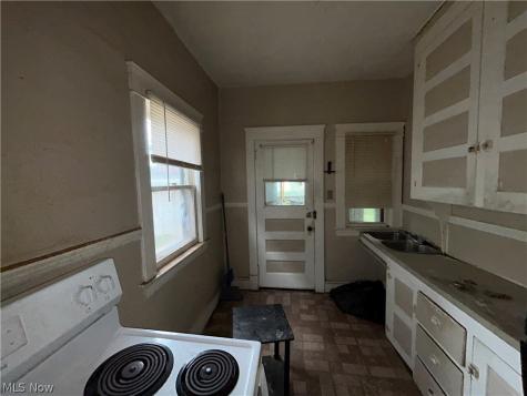 3885 W 20th Street Cleveland OH 44109