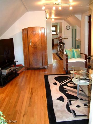 13832-34 Clifton Boulevard Lakewood OH 44107