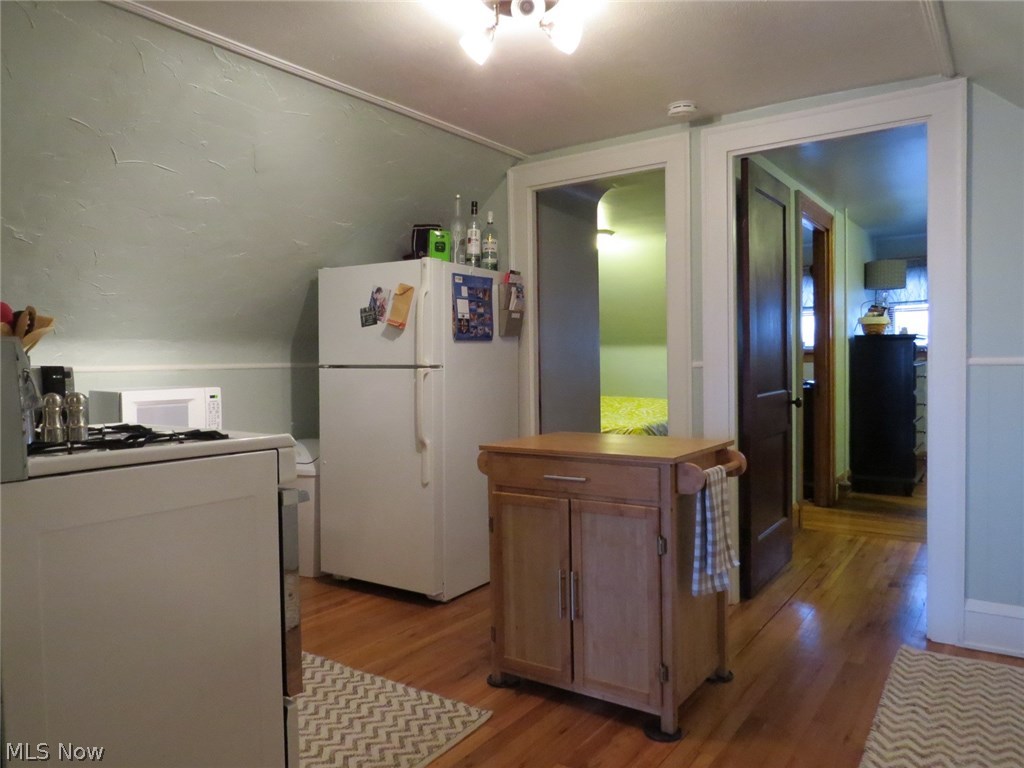 13832-34 Clifton Boulevard Lakewood OH 44107