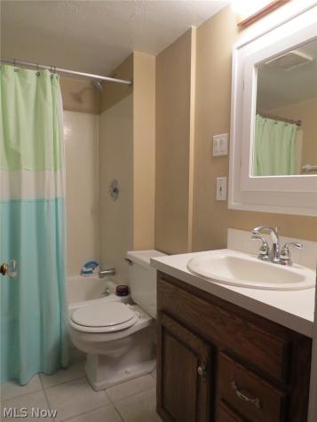 13832-34 Clifton Boulevard Lakewood OH 44107