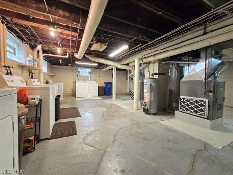 13832-34 Clifton Boulevard Lakewood OH 44107