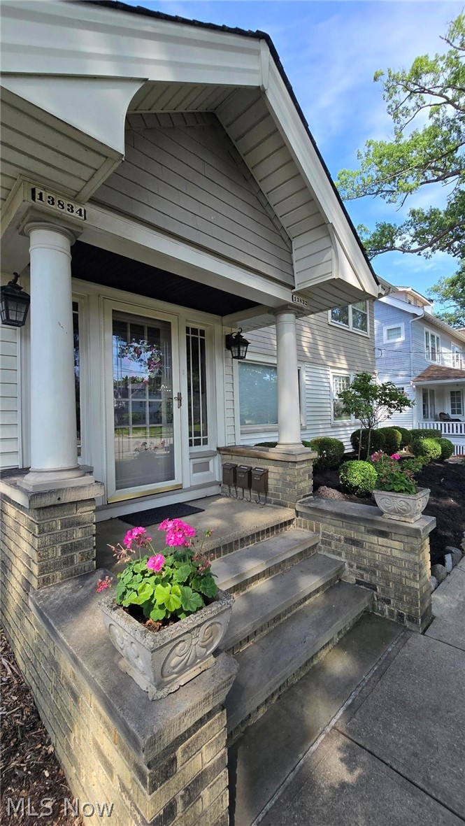 13832-34 Clifton Boulevard Lakewood OH 44107