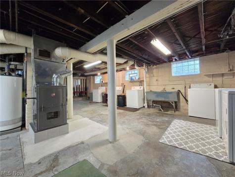 13832-34 Clifton Boulevard Lakewood OH 44107