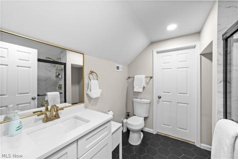 2190 Lincoln Avenue Lakewood OH 44107