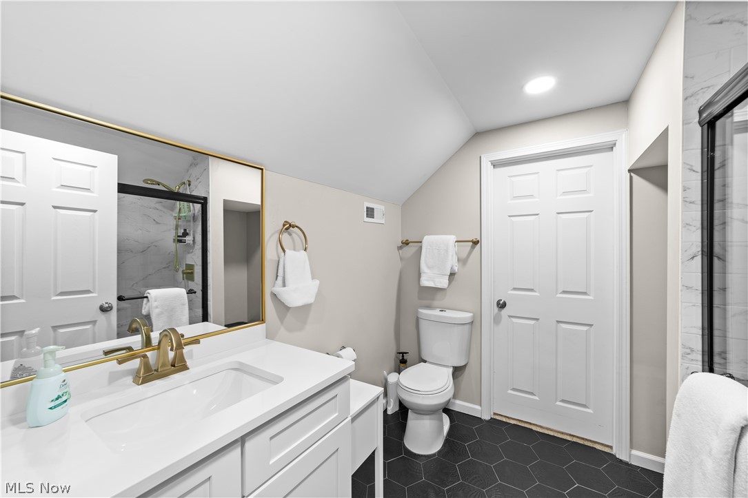 2190 Lincoln Avenue Lakewood OH 44107