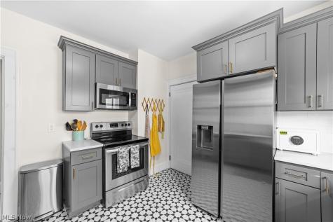 2190 Lincoln Avenue Lakewood OH 44107
