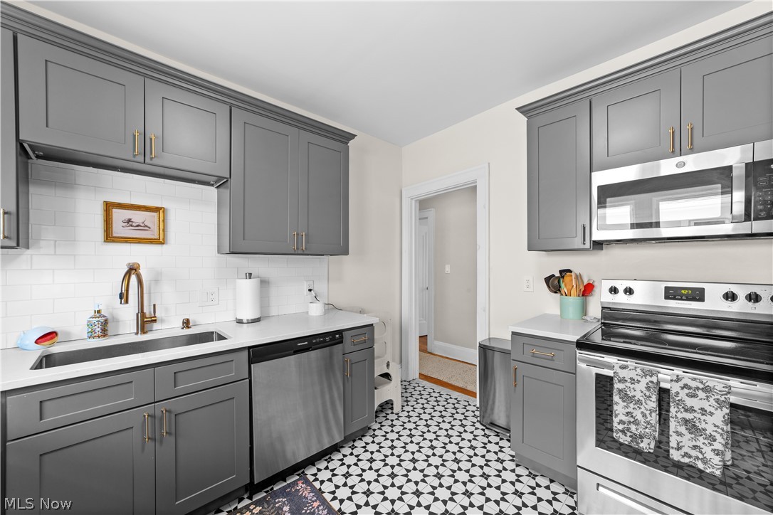2190 Lincoln Avenue Lakewood OH 44107