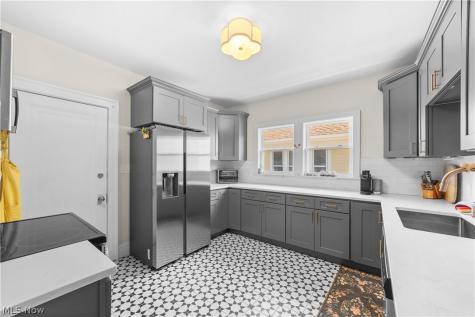 2190 Lincoln Avenue Lakewood OH 44107