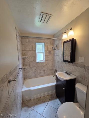 472 E 222nd Street Euclid OH 44123