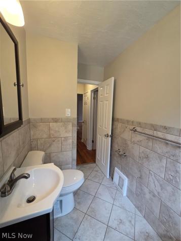 472 E 222nd Street Euclid OH 44123