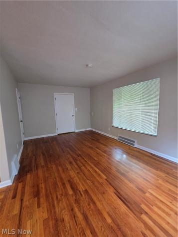 472 E 222nd Street Euclid OH 44123