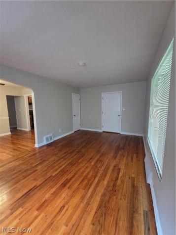 472 E 222nd Street Euclid OH 44123