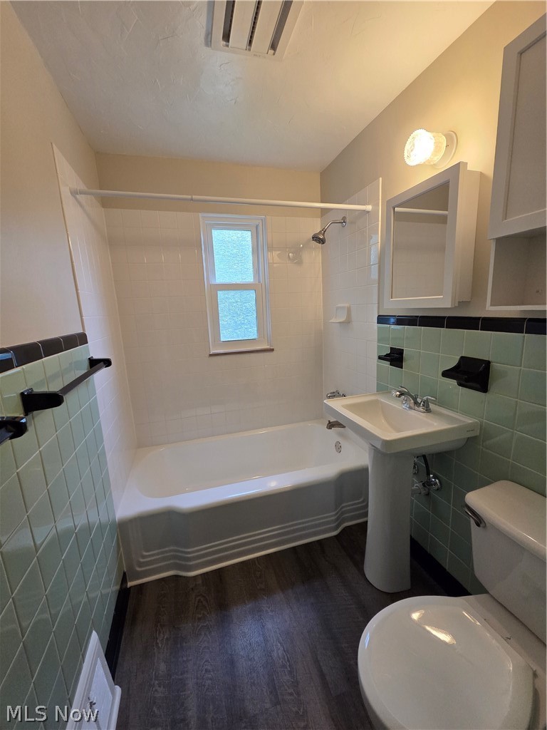 472 E 222nd Street Euclid OH 44123