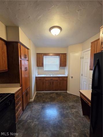 472 E 222nd Street Euclid OH 44123