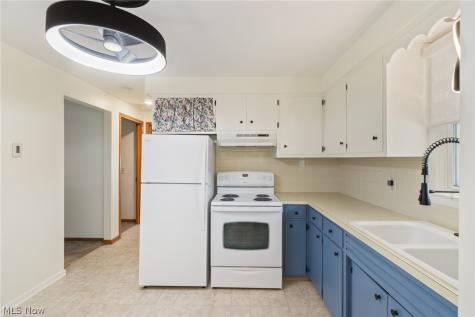 6264 Paris Avenue Louisville OH 44641
