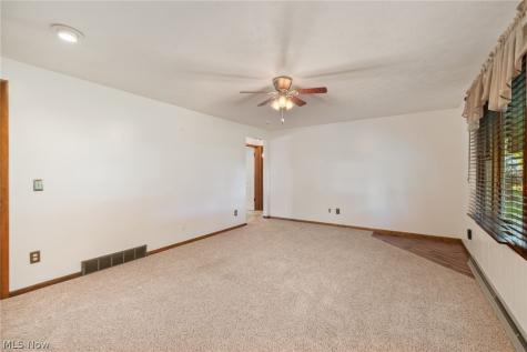 6264 Paris Avenue Louisville OH 44641