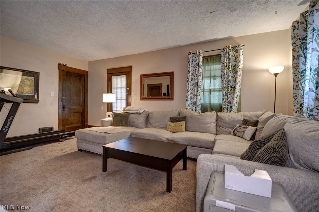 1613 Harvard Avenue NW Canton OH 44703