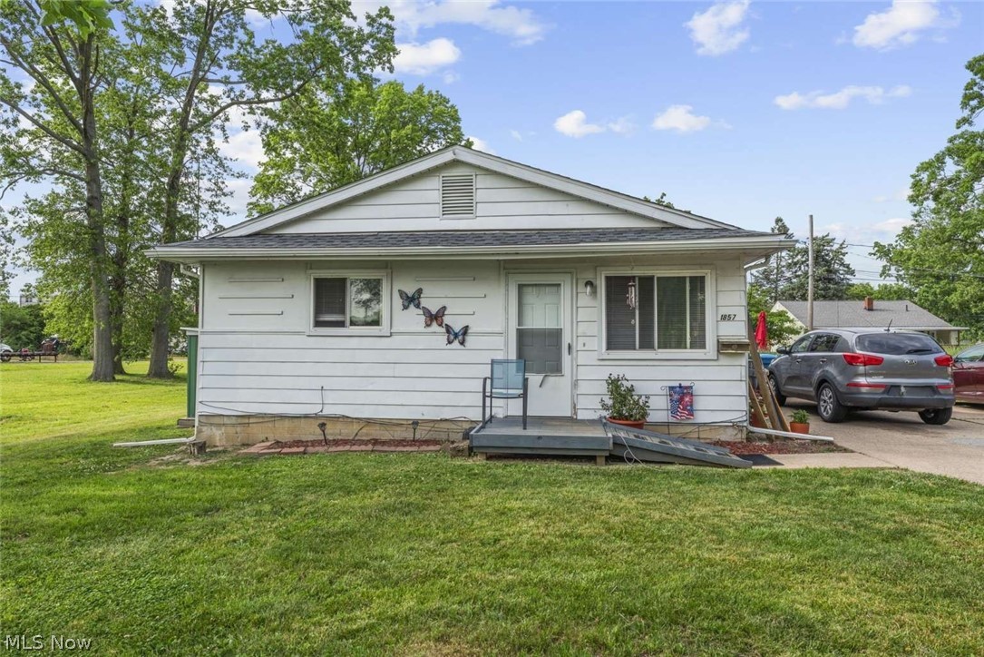 1857-1859 E 39th Street Lorain OH 44055
