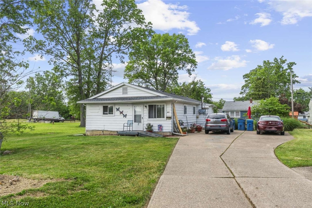 1857-1859 E 39th Street Lorain OH 44055