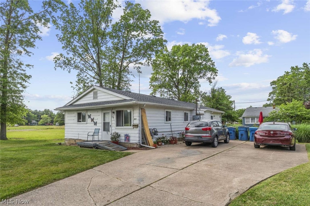 1857-1859 E 39th Street Lorain OH 44055
