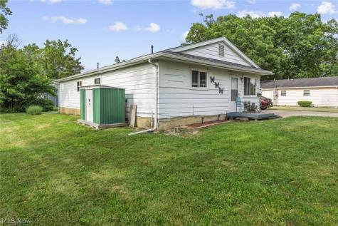 1857-1859 E 39th Street Lorain OH 44055