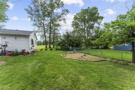 1857-1859 E 39th Street Lorain OH 44055