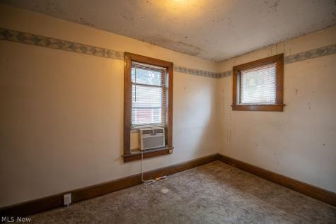 102-104 S Main Street Minerva OH 44657