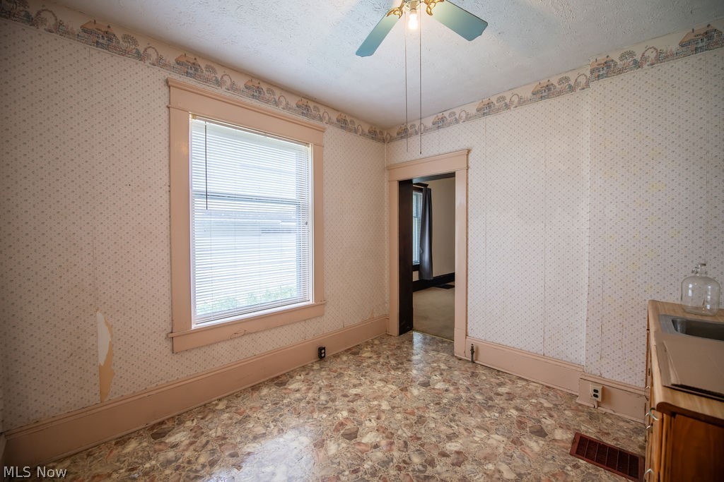 102-104 S Main Street Minerva OH 44657