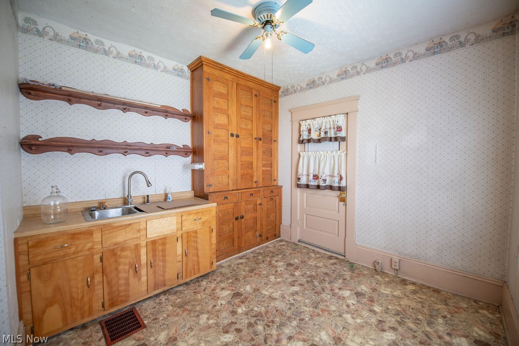 102-104 S Main Street Minerva OH 44657
