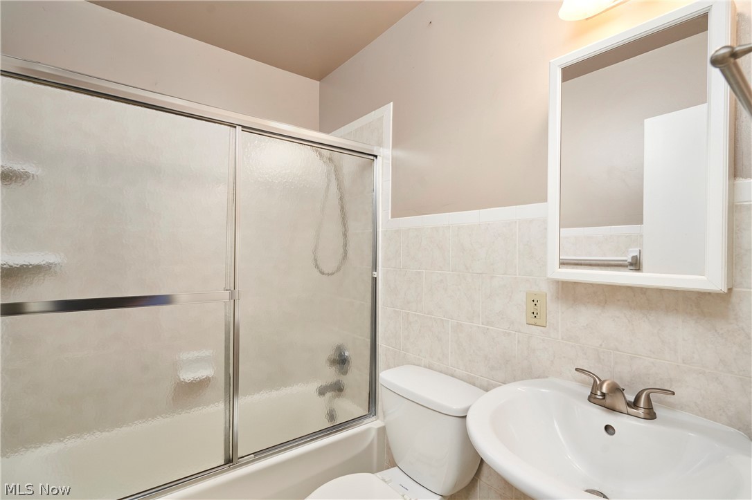 1784-1786 Shatto Avenue Akron OH 44313