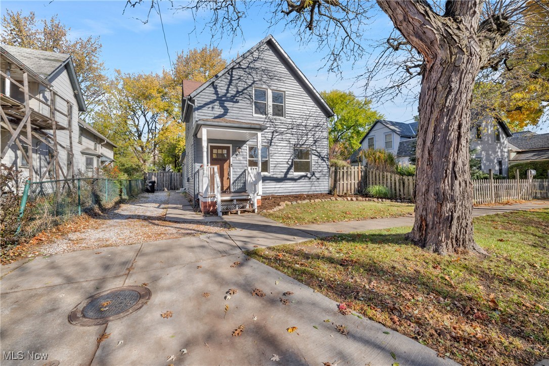 2002 Valentine Avenue Cleveland OH 44109