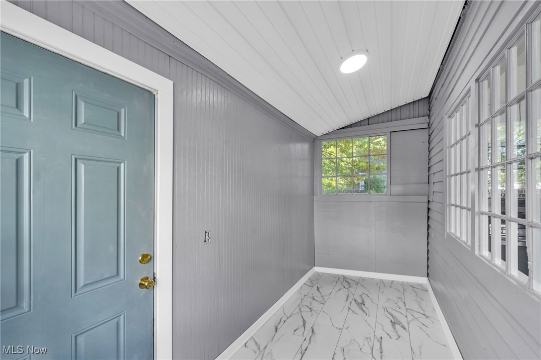 2002 Valentine Avenue Cleveland OH 44109