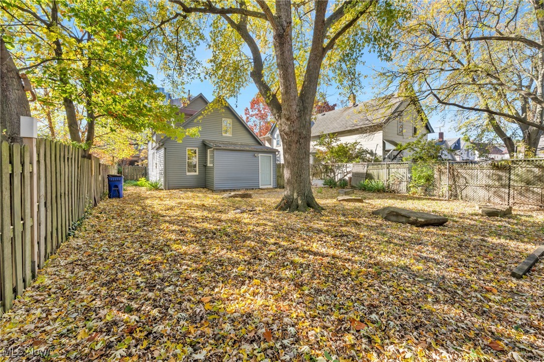 2002 Valentine Avenue Cleveland OH 44109