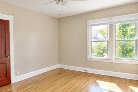 1215 Marlowe Avenue Lakewood OH 44107
