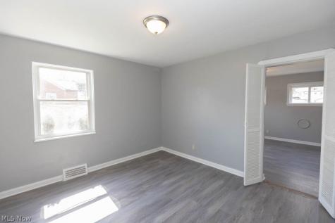 3596 Warren Road Cleveland OH 44111